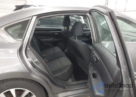 2017 Nissan Altima 2.5/2.5 S/2.5 Sl/2.5 Sr/2.5 Sv из США, поврежденный, VIN 1N4AL3AP9HC136135